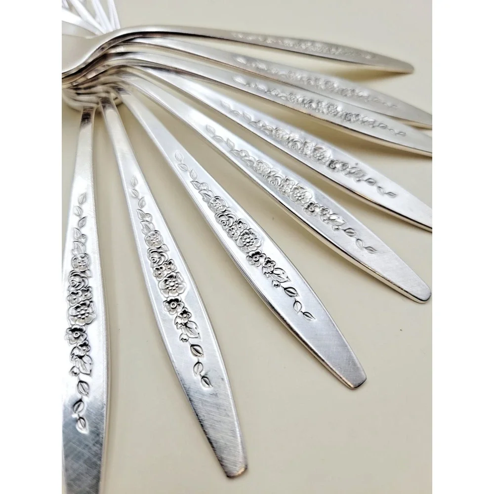 International Deep Silver LAUREL 46 Pc Wood Case Serving Utensils Embossed